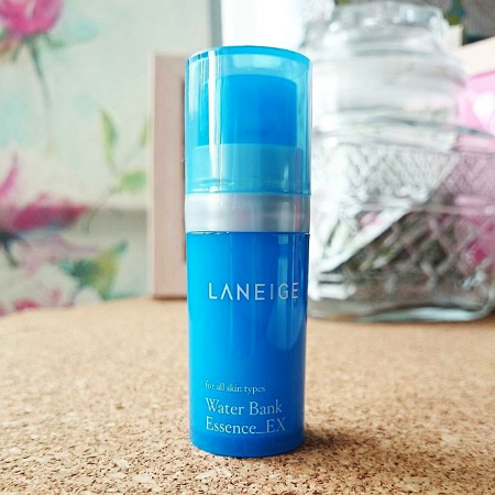 Laneige, Laneige Water Bank Essence EX, Laneige Water Bank Essence EX รีวิว, Laneige Water Bank Essence EX ราคา, Laneige Water Bank Essence EX 10 ml., Laneige ซื้อ 1 ชิ้น ฟรี 1 ชิ้น! Water Bank Essence EX 10 ml. x 2 เอสเซนส์เข้มข้นที่ช่วยเติมน้ำให้ผิว เพิ่มความชุ่มชื้น สุดฮิตของสาวเอเชีย